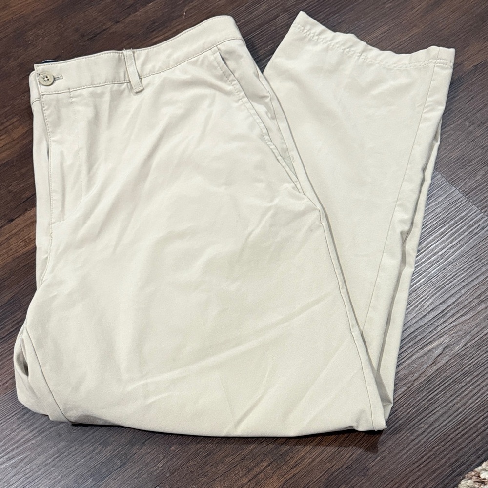 Izod Men's Khaki Golf Pants